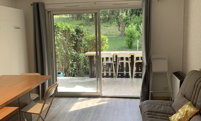 Barcelonnette Apartamento | Large studio 4/6 people south facing balcony terrace garden
