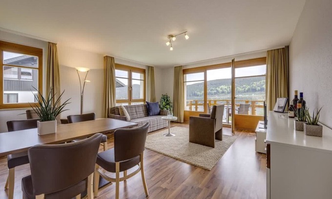 Hinterzarten Apartamento | Large studio approx. 300 m above the boutique hotel