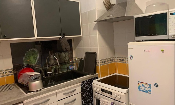 Bois Guillaume Cama Y Desayuno | Large studio with garden 10 minutes from LE SPOT town center and RER D station