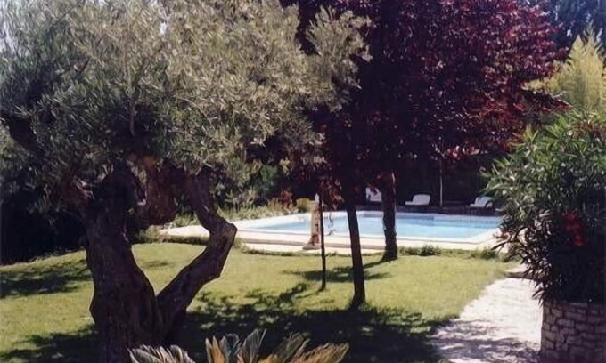 Carnoux-en-Provence Apartamento | Amplio estudio con piscina en el parque Cassis Calanques