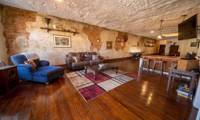 Fulton Apartamento | Large Unique 2-Bedroom Gamed Themed Loft