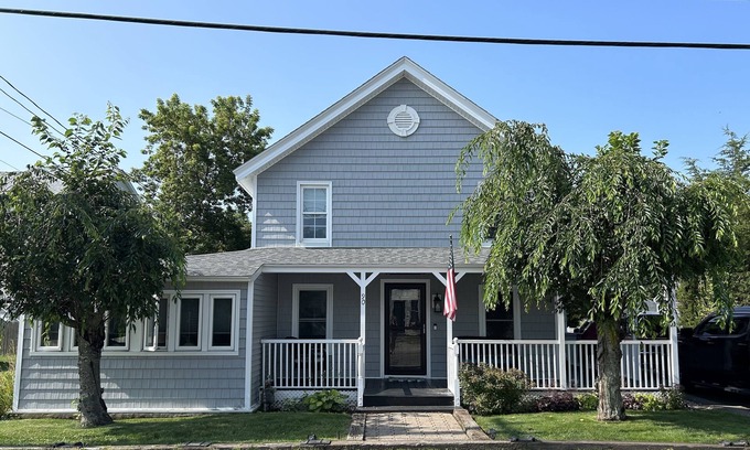 Green Harbor-Cedar Crest Casa | Large updated house just steps from the beach