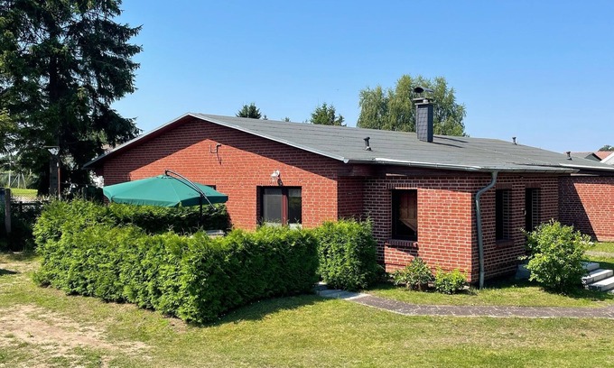 Neppermin Casa | Large vacation apartment with terrace in Neppermin am Achterwasser