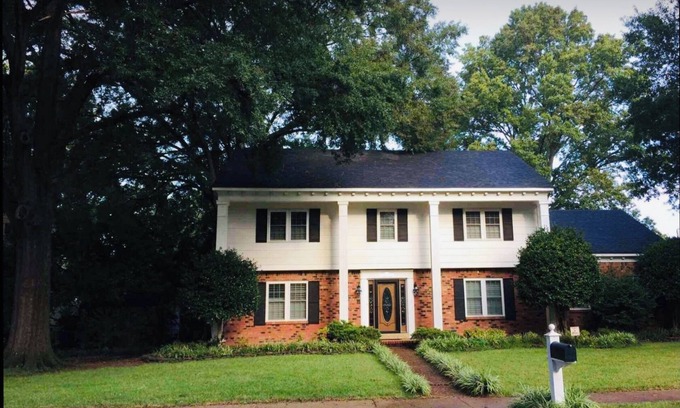 Ellendale Casa | Large Very Quiet 5 BR, 2.5 Bath, 8 beds with King Next to Germantown