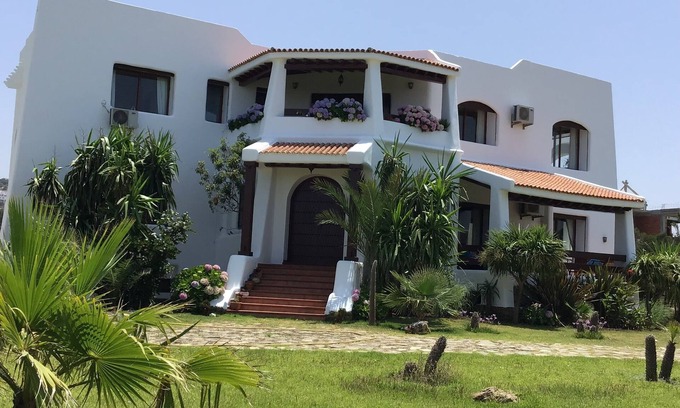 Zouada Villa | Gran villa junto al mar con gran piscina.