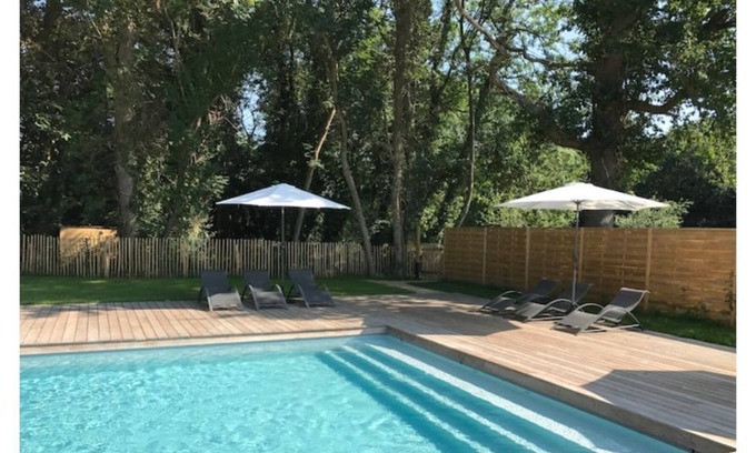 Locoal-Mendon Villa | Large villa with sea view & preserved peninsula - Swimming pool