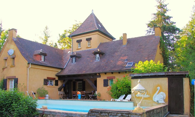 Bouzic Villa | Spacious Villa with heated pool, terraces and large garden