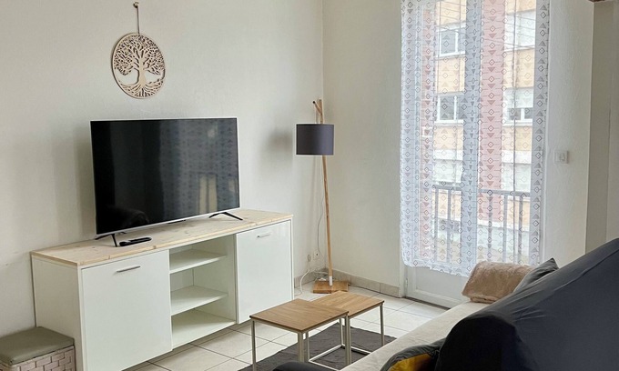 Sens Apartamento | Large, well-located T3 with 2 bathrooms