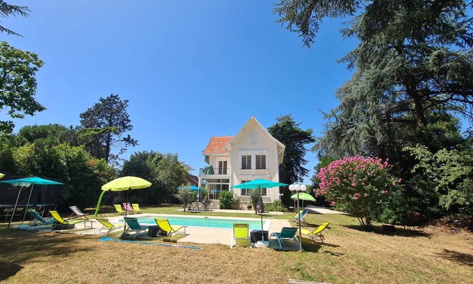 Bergerac Casa | Large wooded residence near the center of Bergerac with private heated swimming pool