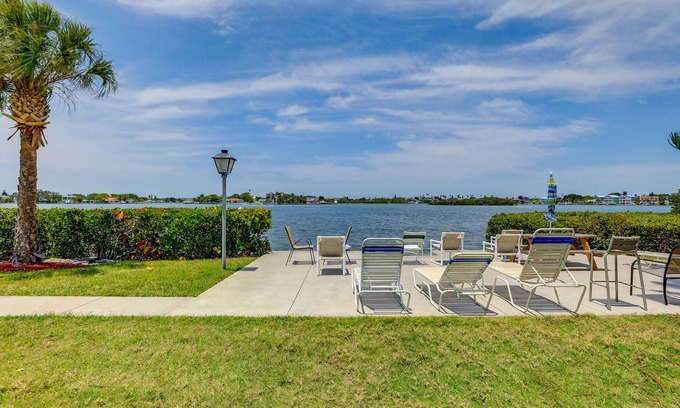 Largo Condominio | Largo Condo < 3 Mi to Indian Rocks Beach!