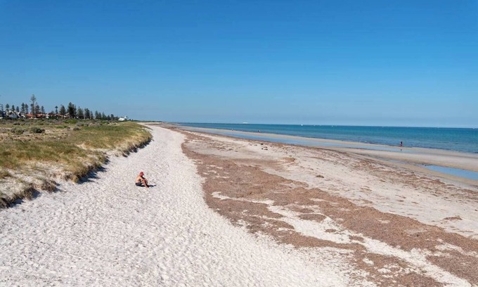 Largs Bay Casa | Largs Bay 'Oasis' - Jetty Views - Beach - A walk to the beach