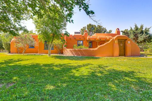 Mesilla Park Casa | Las Cruces Santa Fe-Style Adobe Home on 6 Acres!