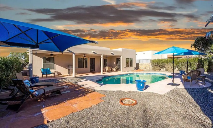 Las Cruces Casa | Encanto del Suroeste de Las Cruces con Piscina, Jacuzzi y Vistas a la montañas