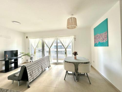 Neuquén Apartamento | Las flores, Depto Con Cochera