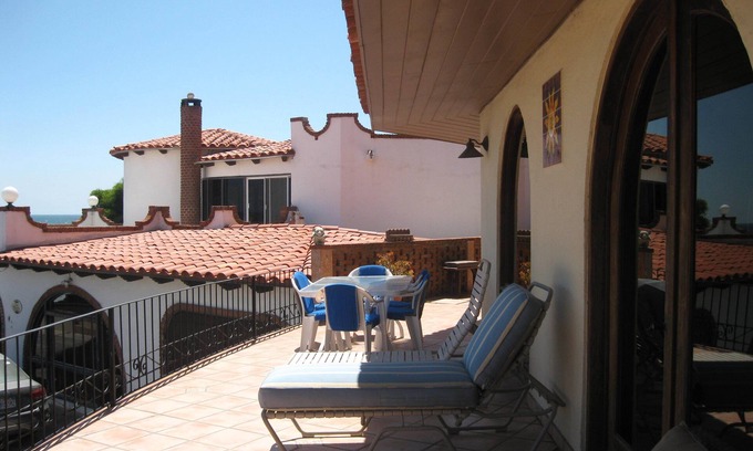 Las Gaviotas Villa | LAS GAVIOTAS OFRECE EL ENCANTO EUROPEO LEJOS EN LA "COSTA DE ORO" DE BAJA.