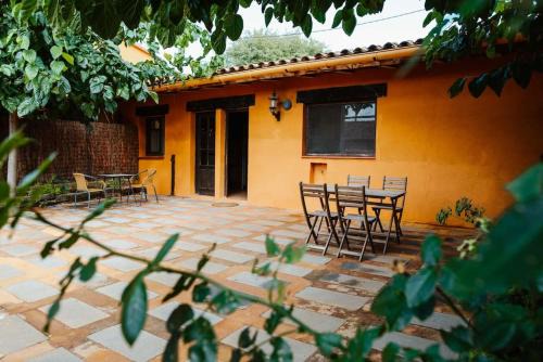 Tordera Casa | LAS GLICINIAS casa rural en el campo