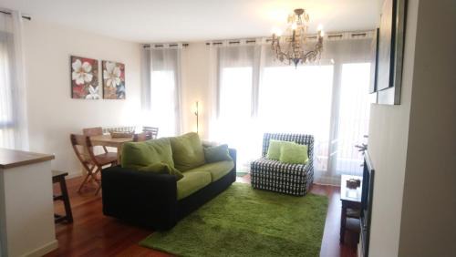 Latas Apartamento | Las Margas. Golf. Bici. Esquí. Piscina.