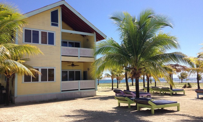 Dixon Cove Casa | Las Palmas Beachfront Villas, Roatan Bay Islands, Honduras