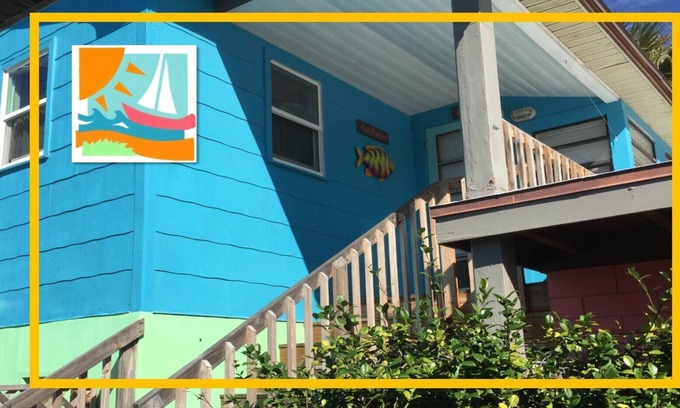 Flagler Beach Cabaña | Las Palmas Cottage - En el corazón de Flagler Beach!
