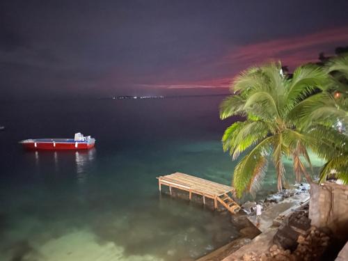 Little Corn Island Cama Y Desayuno | Las Palmeras OceanView Hotel and Dive Center