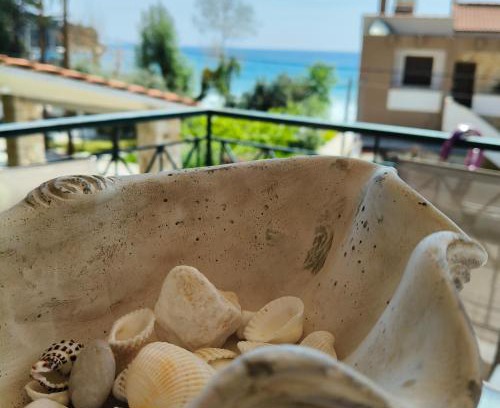 Chrisi Ammoudia Apartamento | Las sirenas maisonnettes by the beach groundfloor and semi basement