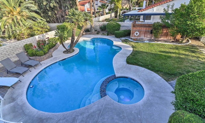 Rancho Oakey Casa | Las Vegas House w / Pool & Hot Tub - 1 Mile to Strip
