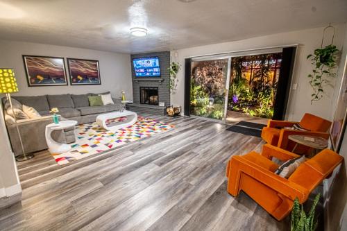 Paradise Casa | Las Vegas Oasis Home Primary