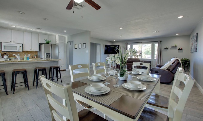 Las Vegas Casa | Las Vegas Retreat w/ Yard < 5 Mi to Strip!