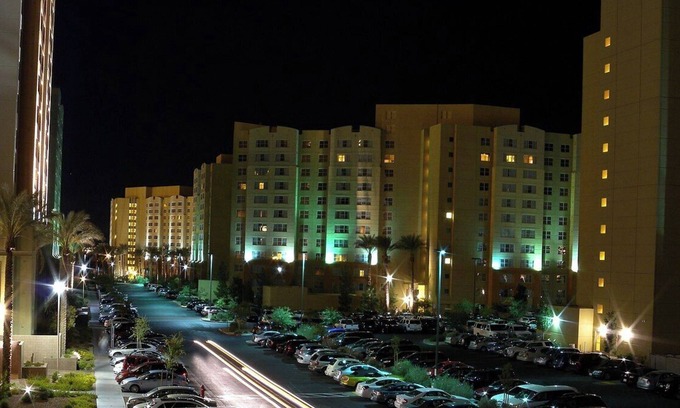 Enterprise Complejo | Las Vegas Vacation at Grandview, next door is Southpoint Entertainment Centre.