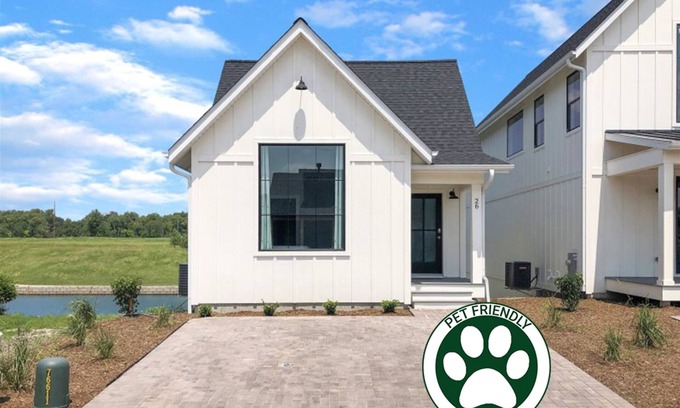 Ottawa Casa | Last Call Never | 3 Bed, 2.5 Bath