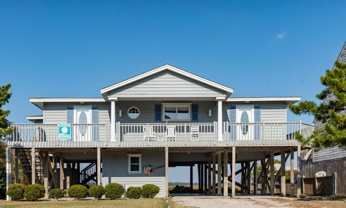 Caswell Beach Casa | Late For The Sky by Oak Island Accommodations