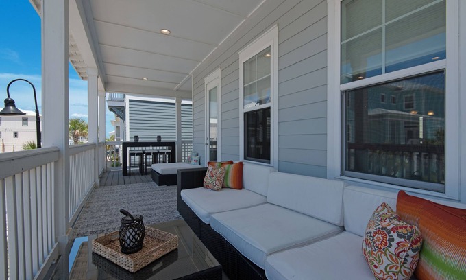 Navarre Beach Casa | “Latitude Adjustment “ Stunning Beach Home! Kayak/Paddleboard, Bikes, Pool