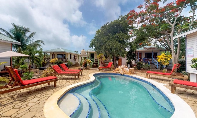 Hopkins Apartamento | Latitude Adjustment Gold Standard Certified