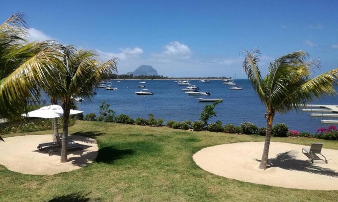 La Mivoie Apartamento | Latitude Sea Front Luxury Apartment