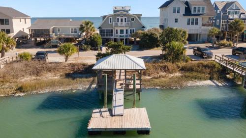Pawleys Island Casa | Laughin Place home by Peace Vacations