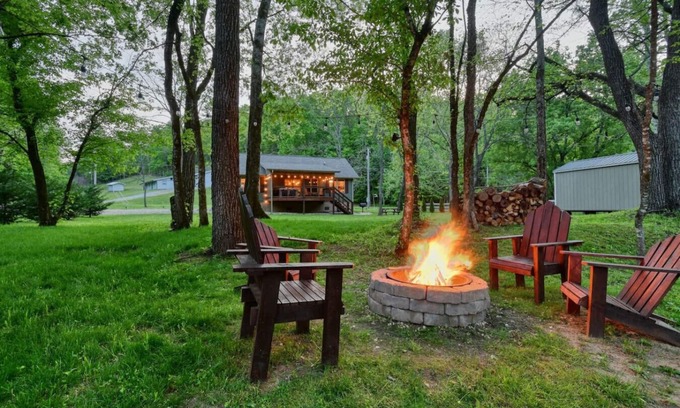 Cosby Cabina | Laura Bell on Cosby Creek East Tennessee
