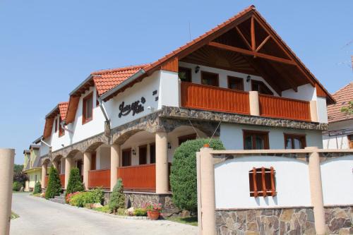 Velky Meder Apartamento | Laura Villa
