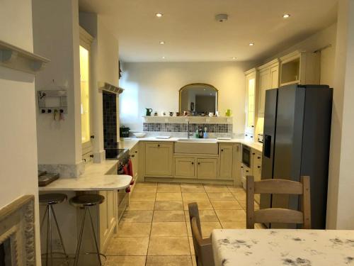 Upper Town Apartamento | Lauras Townhouse Apartments Lansdown Slope Townhouse