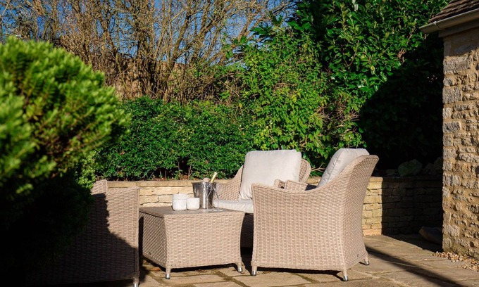 Coln St Aldwyns Cabaña | Laurel Cottage - sleeps 4 guests in 2 bedrooms