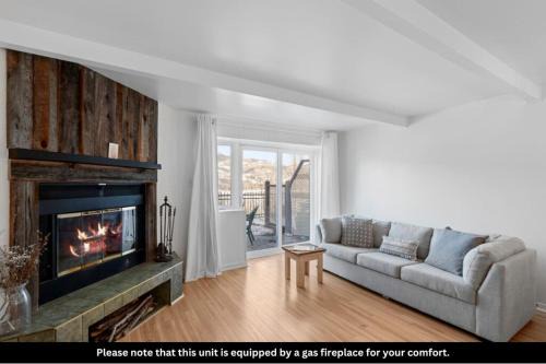 Mont-Tremblant Apartamento | Laurentian Retreat with Views of Mont-Tremblant