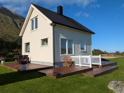 Vestvagøy Casa | Lauvåsstua-Charming house by the sea