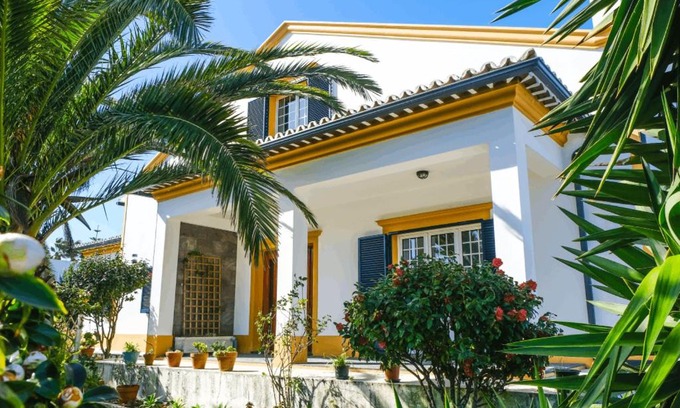 Ribeira Grande Casa | LAVA Açores Coliving & Coworking