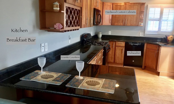 Ortley Beach Casa | LAVALLETTE Beach Home w / Rooftop Deck & Tiki Bar Cerca de la playa -Wifi, C-A / C