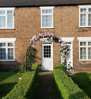 Louth Casa | Lavender Cottage, a pretty period cottage in Louth