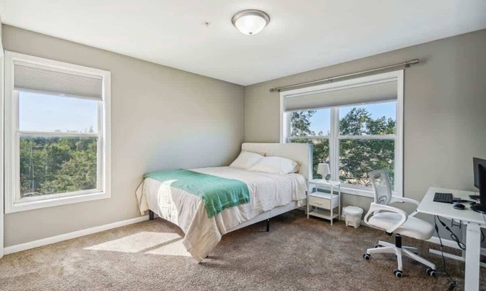 Lowry Hill East Casa | Lavish 1BR/1.5BA Room in Shared Home w/ Rooftop