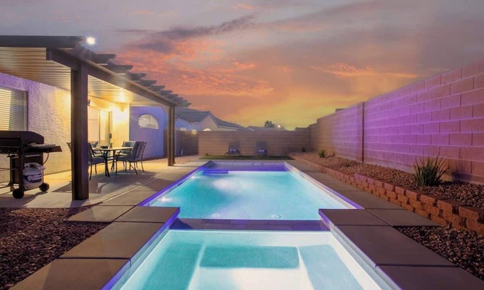 North Las Vegas Casa | Lavish 4BR Vegas Pool House w/ Heated Pool + Spa
