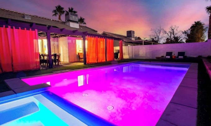 North Las Vegas Casa | Lavish 6BR w/ Pool, Arcade, Pool table & Pingpong!