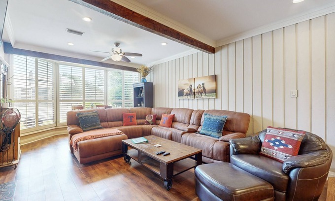 Lakeway Condominio | Lavish All-Suite w/ Tennis Courts: Near Pool, Golf