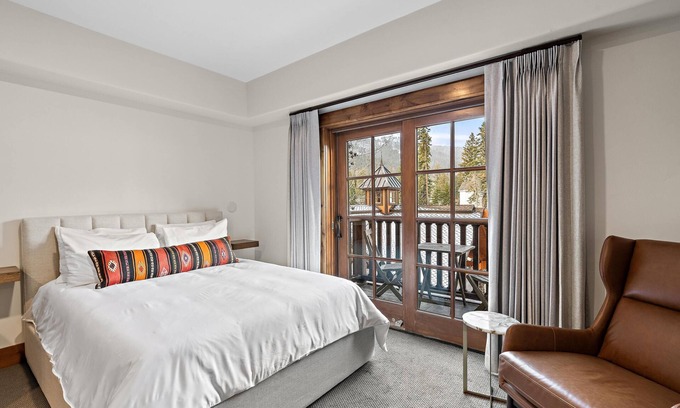 Tamarack Apartamento | Lavish Studio with Balcony