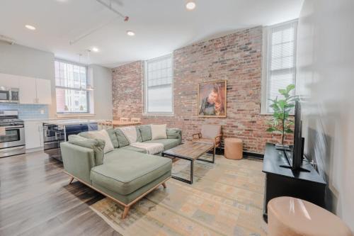Downtown Boston Apartamento | Lavishly Designed Home With Office Close to T